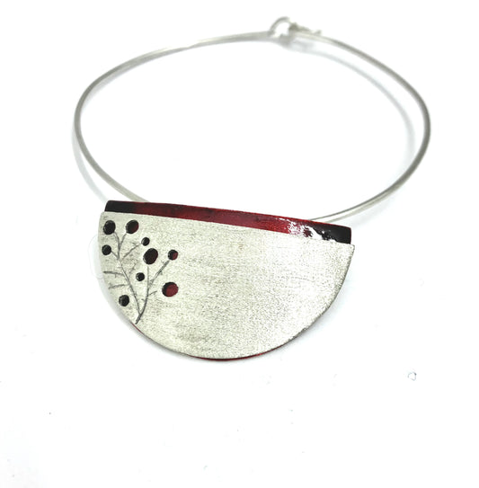 WomwninColor Red Bracelet